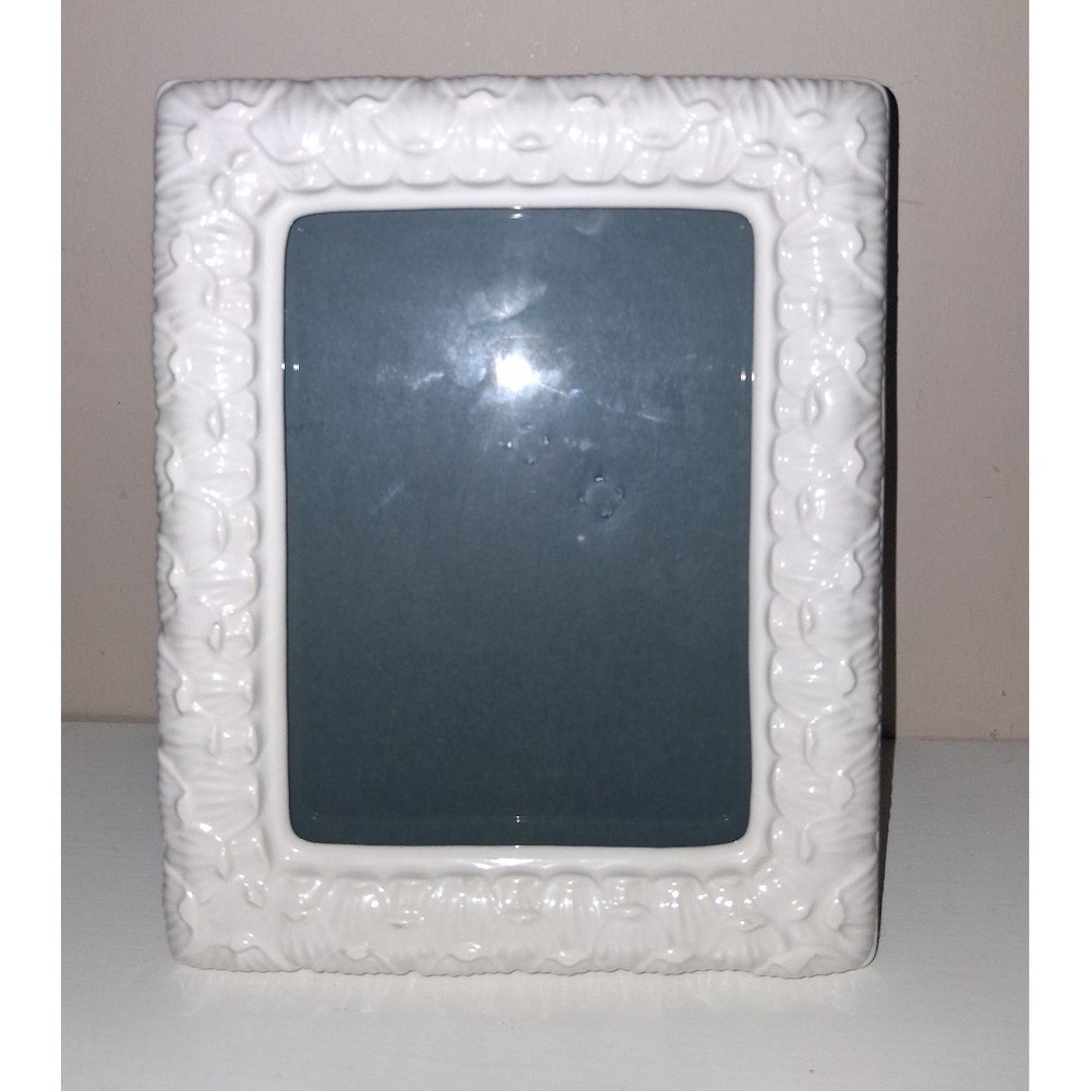 White Ceramic Floral Picture Frame 4x6 Cottage Farmhouse Decor